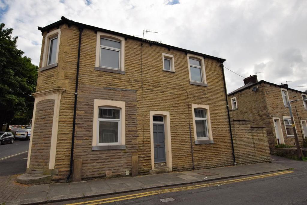 Hufling Lane, Burnley 2 bed flat £495 pcm (£114 pw)