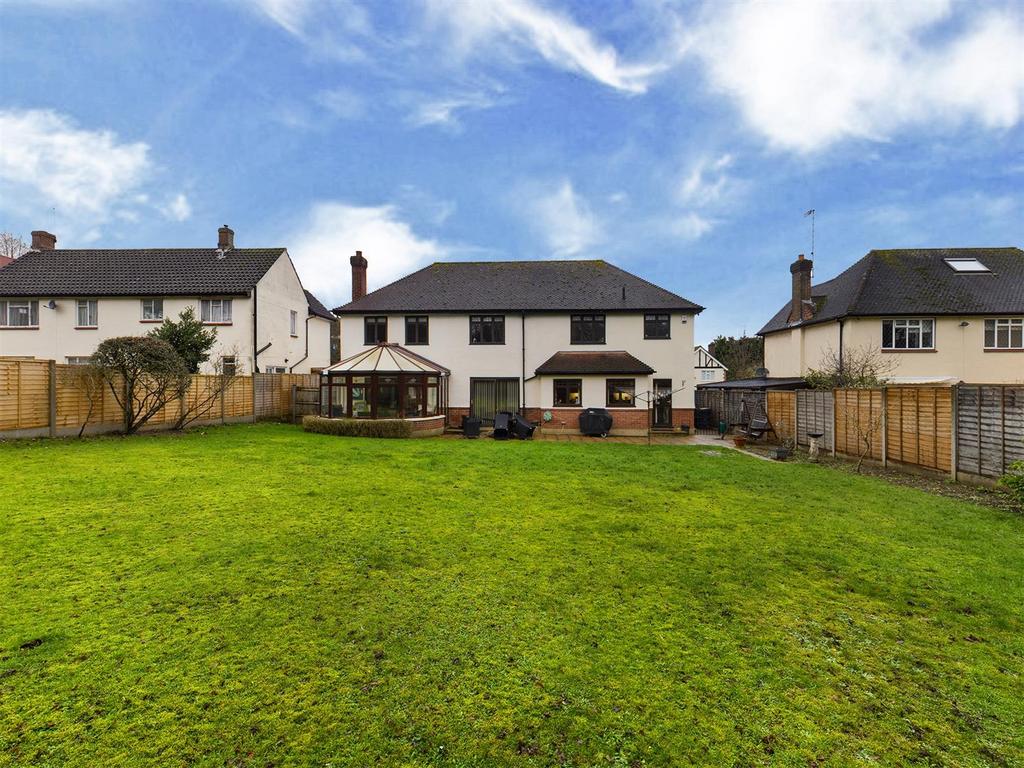 Arkwright Road, Sanderstead, 5 bed detached house £1,250,000