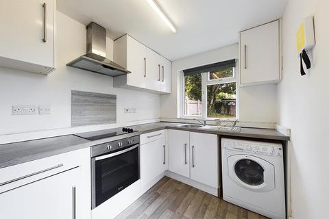 5 bedroom house to rent - Burgess Road, Southampton