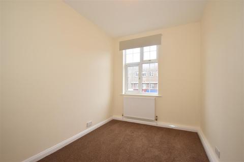 2 bedroom flat to rent - Crown Parade Crown Lane Southgate London