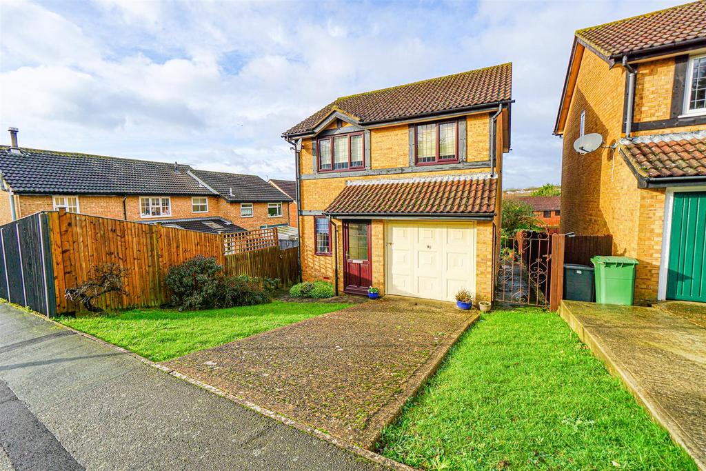 Gleneagles Drive, St. LeonardsOnSea 3 bed detached house for sale £