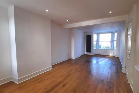 3 bedroom end of terrace house for sale, NO CHAIN, FULLY REFURBISHED, Stanstead Abbotts