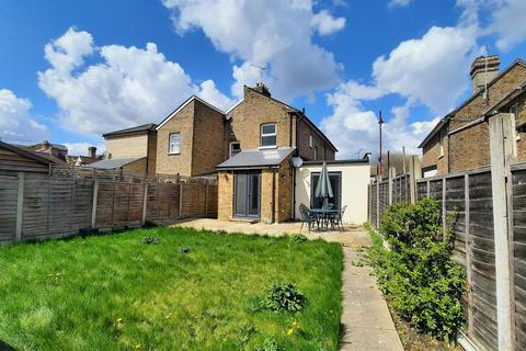 3 bedroom end of terrace house for sale, NO CHAIN, FULLY REFURBISHED, Stanstead Abbotts