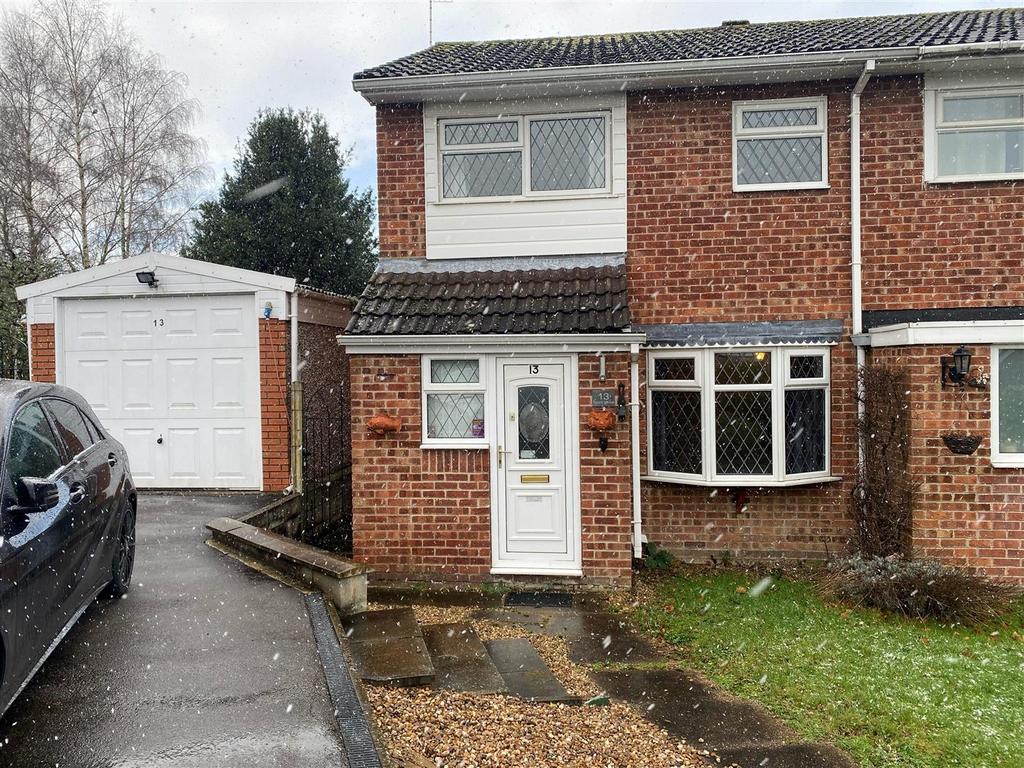 Hallam Way, West Hallam, Ilkeston 3 bed semidetached house £750 pcm