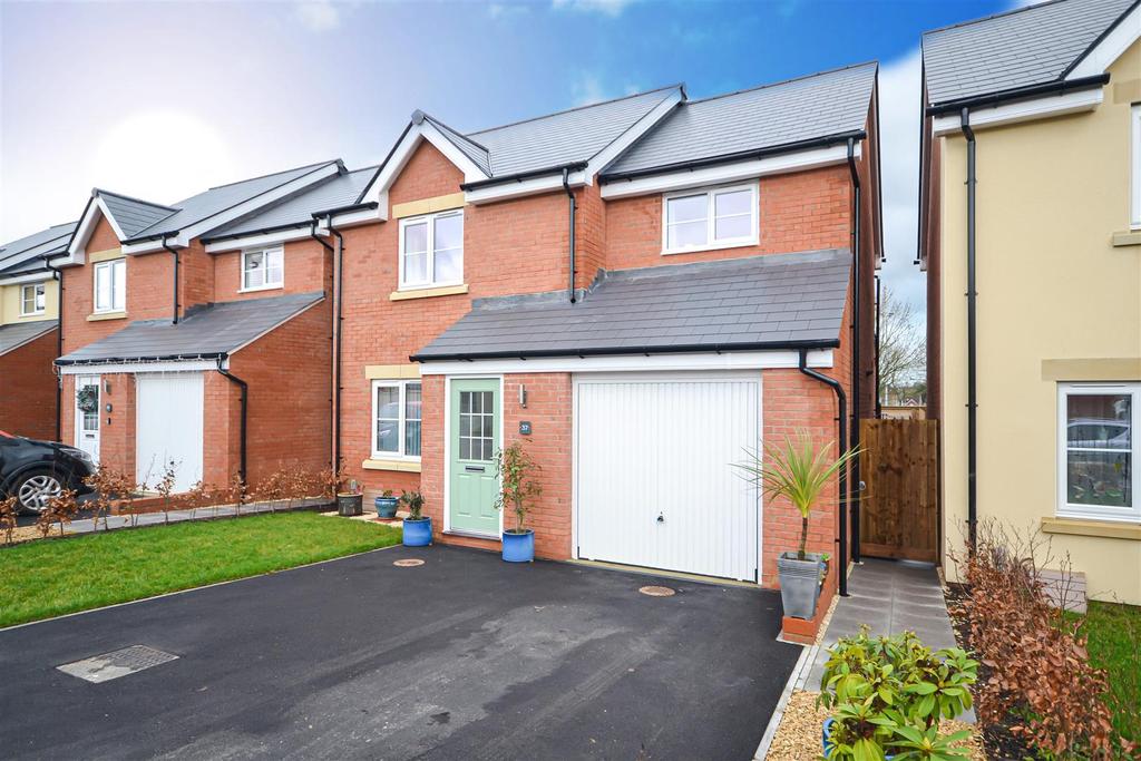 Avenue, Devizes 3 bed detached house £385,000