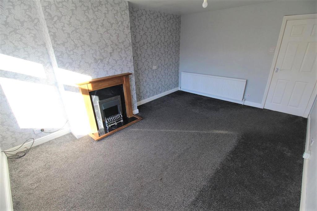 Brow Lane, Shelf, Halifax 2 bed semidetached bungalow £170,000