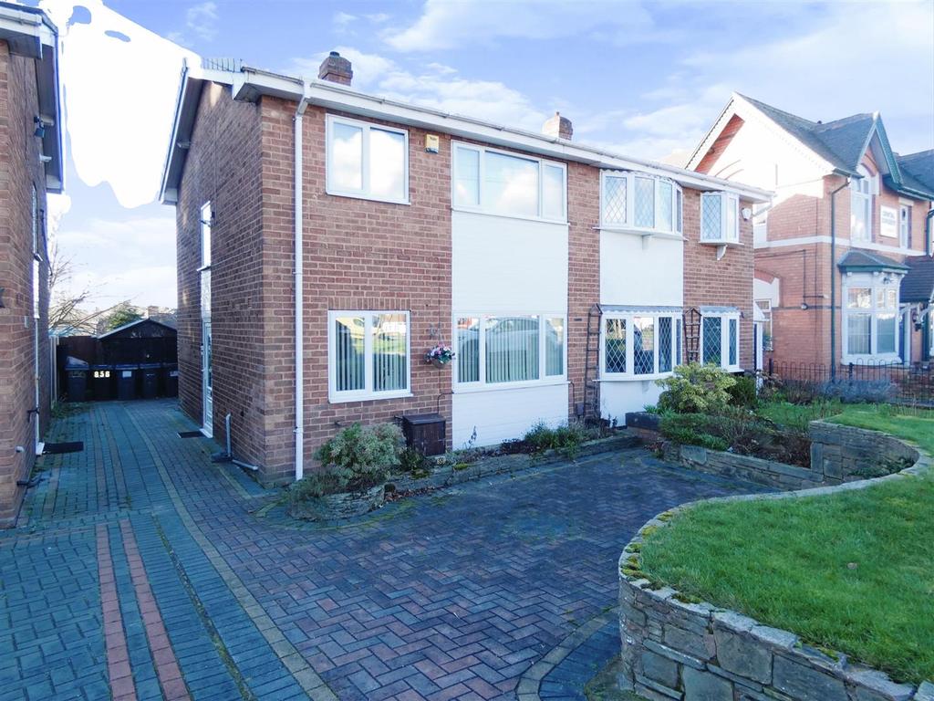 Walsall Road, Great Barr, Birmingham 3 bed semidetached house £255,000