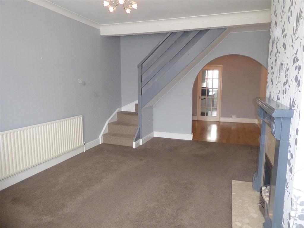 37 Fairview Avenue, Cleethorpes 2 bed terraced house £550 pcm (£127 pw)