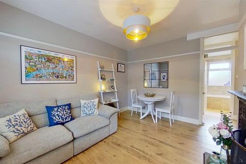 130 Godley Road, London, SW18 3HE