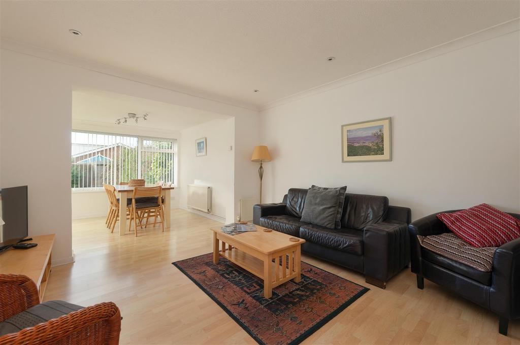 Hodgson Road, Seasalter, Whitstable 3 bed detached bungalow £585,000