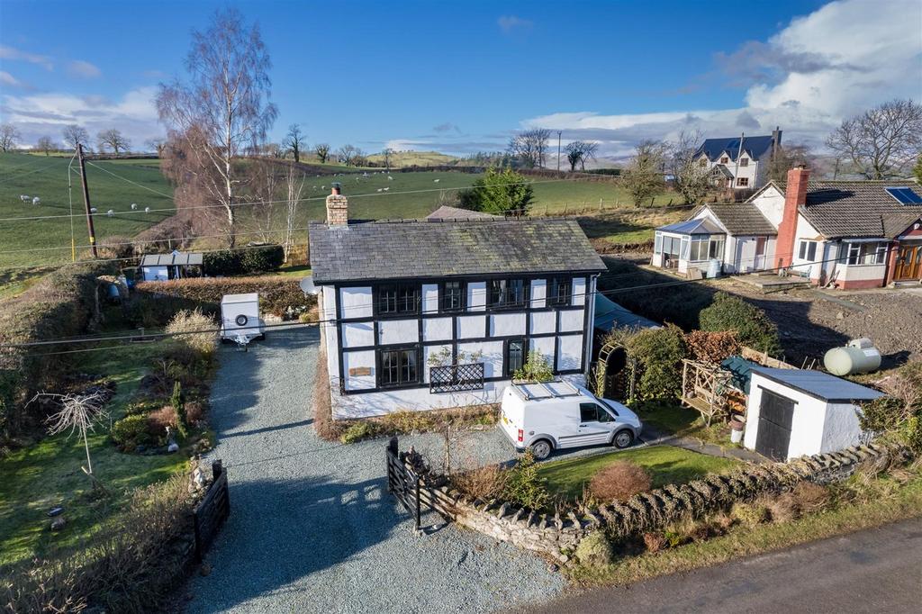 Rhos yBrithdir, Llanfyllin 3 bed detached house £415,000