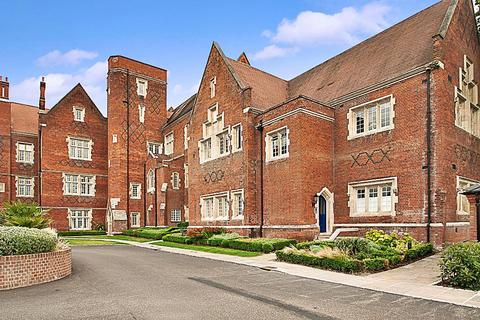 17, Tudor Court The Galleries, Warley, Brentwood, CM14 5FS