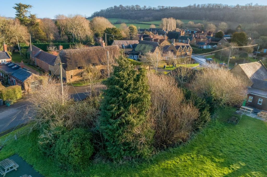 Land at Langdon Lane, Radway, CV35 0UQ Land £41,000