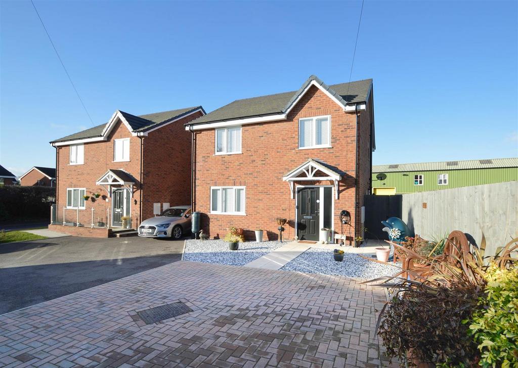 Dorrington, Shrewsbury 3 bed detached house £275,000