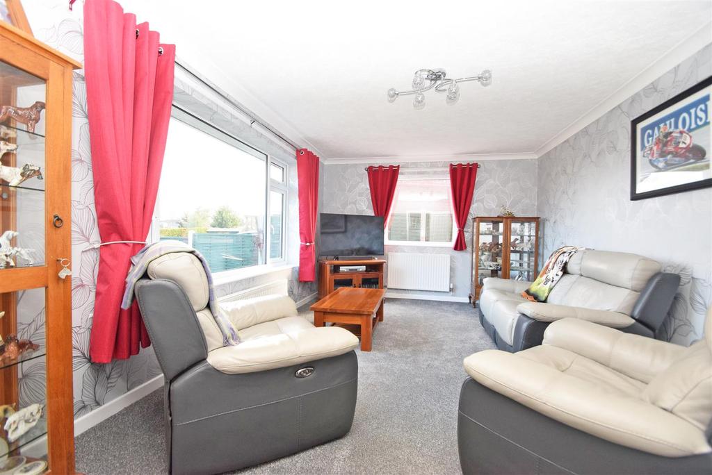 Ashford Avenue, Pontesbury 3 bed detached bungalow £365,000