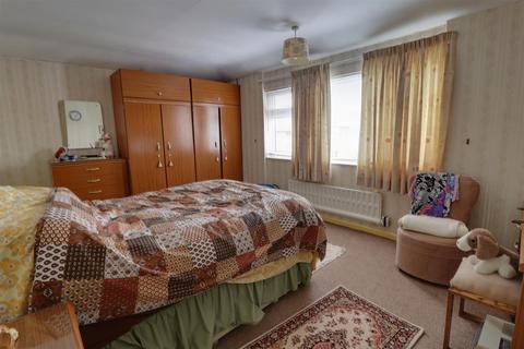 2 bedroom semi-detached house for sale - Canterbury Walk, Cheltenham