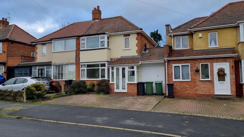 Lyttleton Avenue, Halesowen 2 bed semidetached house £725 pcm (£167 pw)