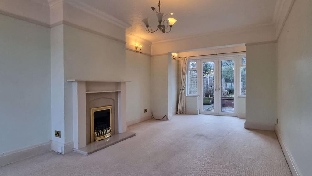 Lyttleton Avenue, Halesowen 2 bed semidetached house £725 pcm (£167 pw)