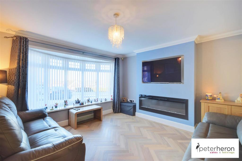 Brockenhurst Drive, Hastings Hill, Sunderland 4 bed semidetached house