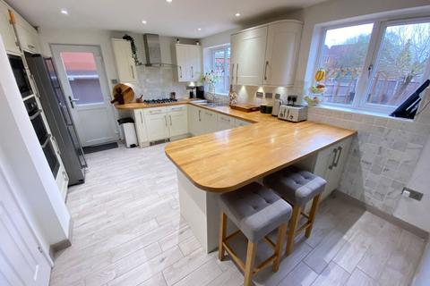 2 Highdown Close, Northampton, NN4 8JT