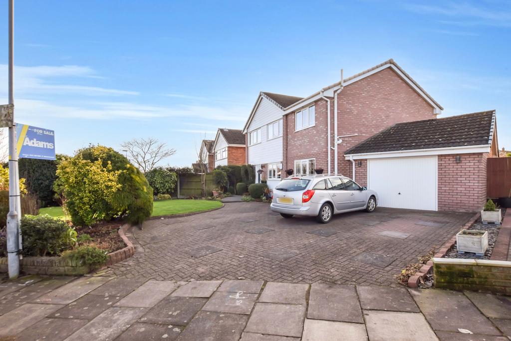 Wedgewood Drive, Farnworth, Widnes 3 bed detached house £365,000