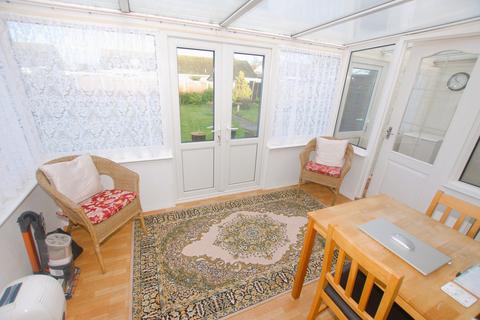 5 Beverley Gardens, Dymchurch, Romney Marsh, TN29 0UJ