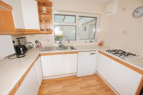 5 Beverley Gardens, Dymchurch, Romney Marsh, TN29 0UJ