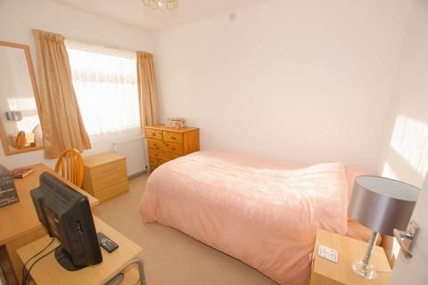 5 Beverley Gardens, Dymchurch, Romney Marsh, TN29 0UJ