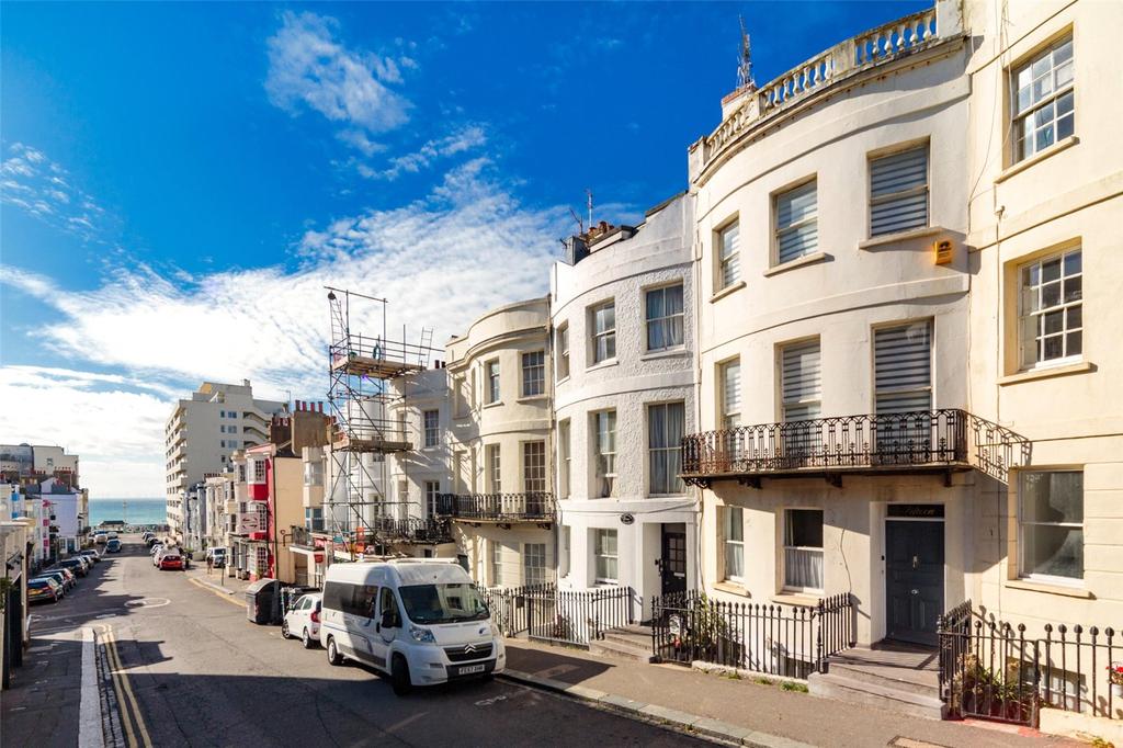 Norfolk Square, Brighton, East... 2 bed flat £1,350 pcm (£312 pw)