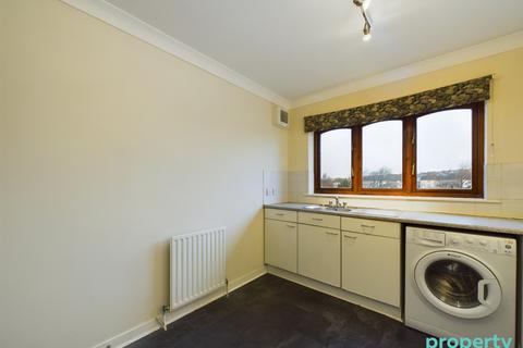 2 bedroom flat to rent, Kilbowie Place, Airdrie, North Lanarkshire, ML6