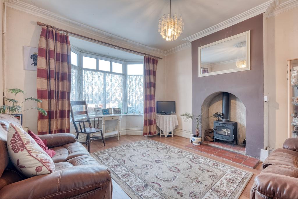 Abbeydale Road, Northfield... 3 bed semidetached house £270,000