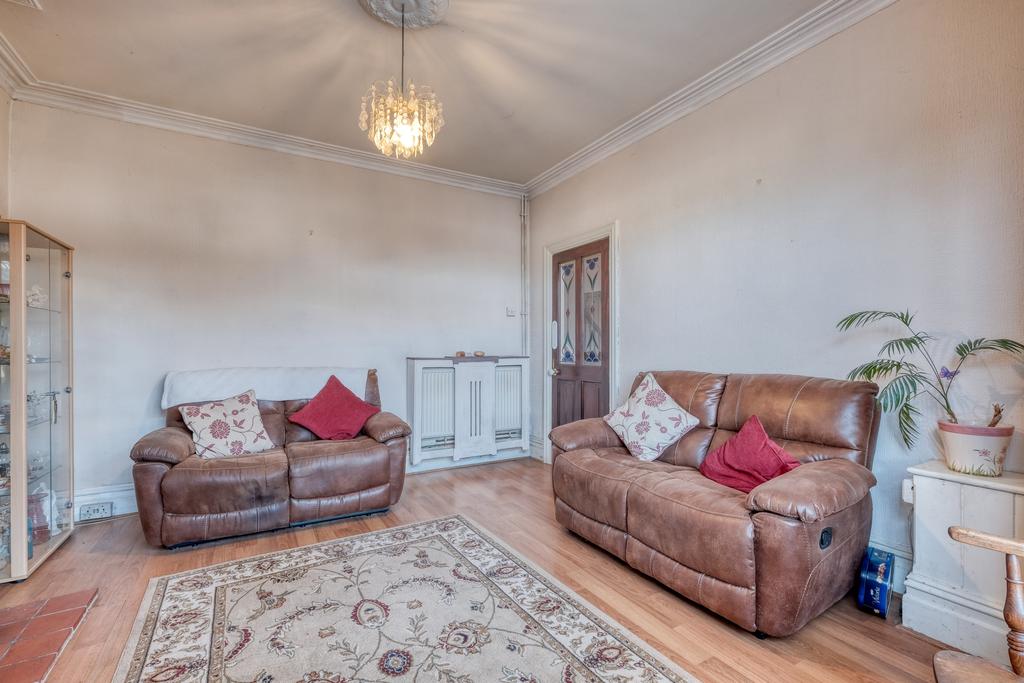 Abbeydale Road, Northfield, Birmingham, B31 3TL 3 bed semidetached