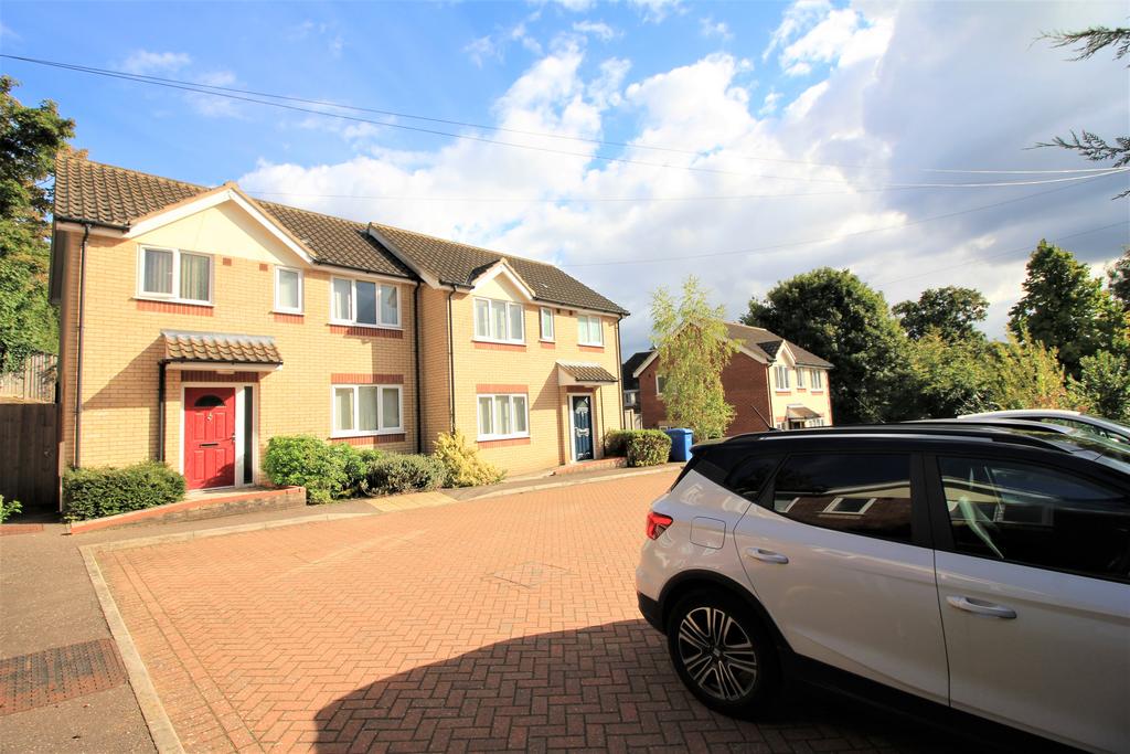 Wilberforce Road, Norwich NR5 4 bed semidetached house £1,800 pcm (£