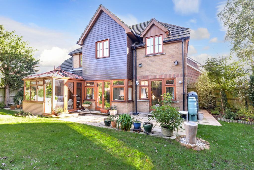 The Ostlers, Hordle, Lymington, SO41 4 bed detached house for sale £