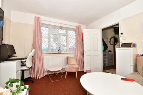 4 Leechcroft Avenue, Swanley, BR8 8AR