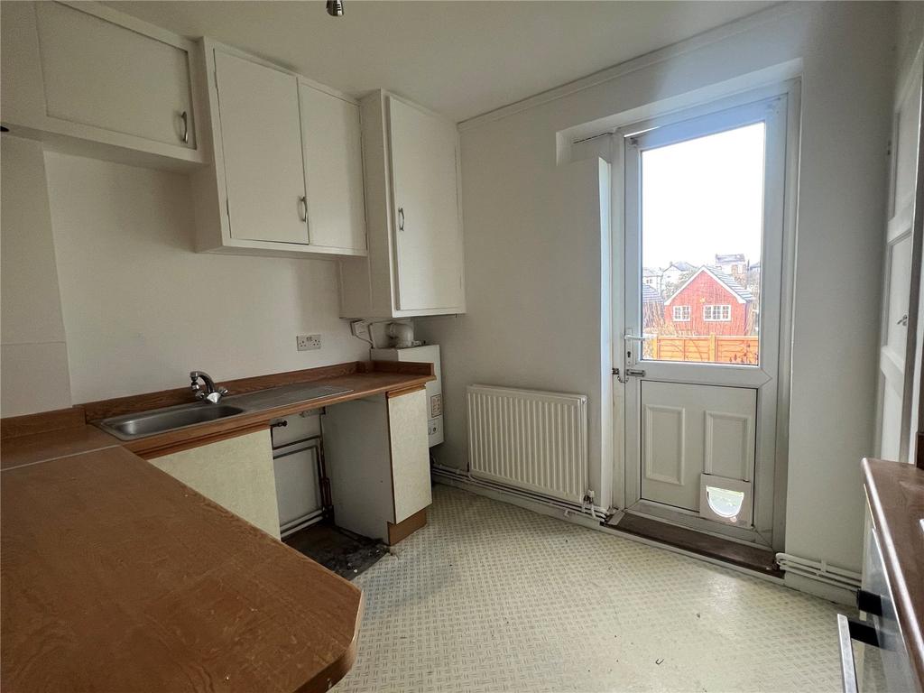 Lewin Road, Bexleyheath, Kent, DA6 2 bed £1,350 pcm (£312 pw)