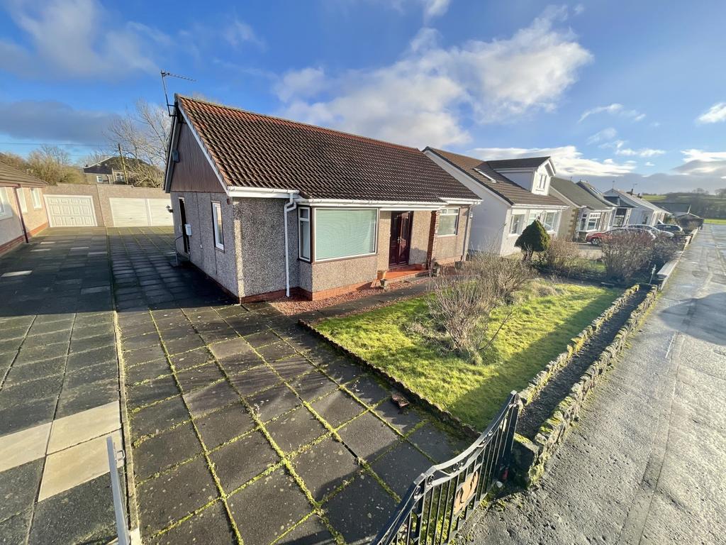 7 Craigends Road, Glengarnock 3 bed detached bungalow - £179,995