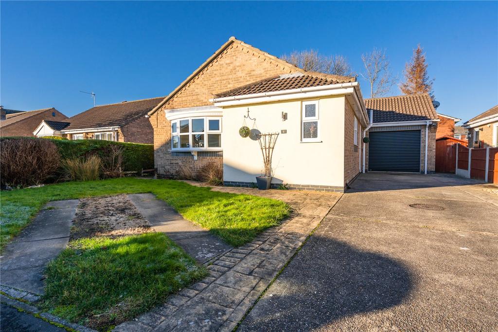 Pilgrims Way, Immingham... 2 bed bungalow £199,000