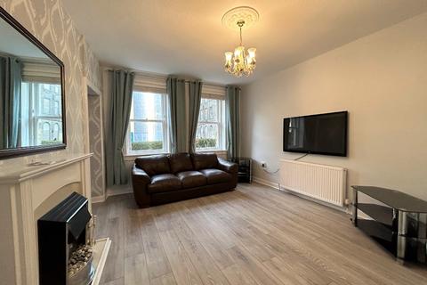 2 bedroom flat to rent, Richmond Place, Newington, Edinburgh, EH8