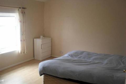 4 bedroom flat to rent, Clarendon Road, Manchester M16