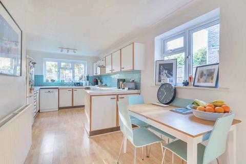 12 Deer Leap, Lightwater, GU18 5PF