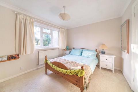12 Deer Leap, Lightwater, GU18 5PF
