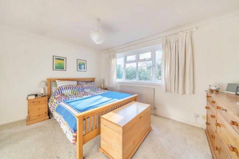12 Deer Leap, Lightwater, GU18 5PF