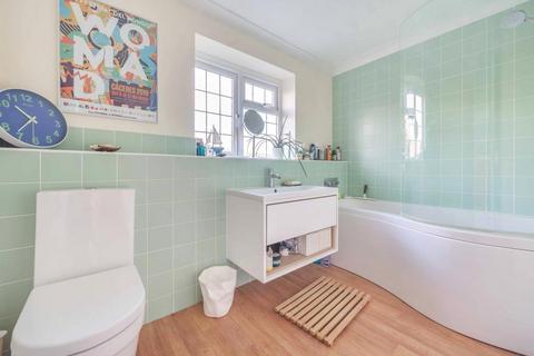 12 Deer Leap, Lightwater, GU18 5PF