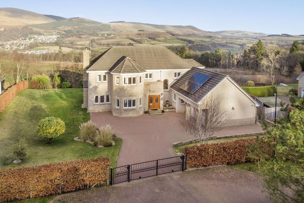 16 Dollarbeg Park, Dollar, FK14 5 bed detached villa £710,000
