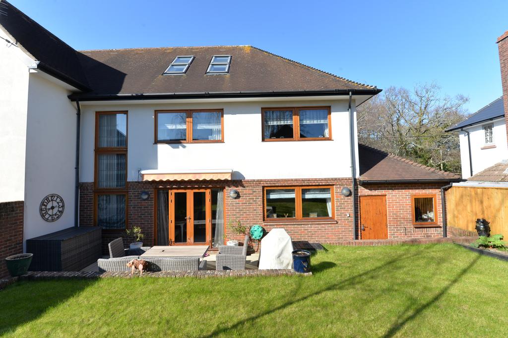 Brook Avenue, New Milton, BH25 4 bed semidetached house £700,000