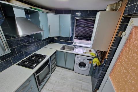3 bedroom terraced house to rent, Audley Road, Manchester M19 3EG