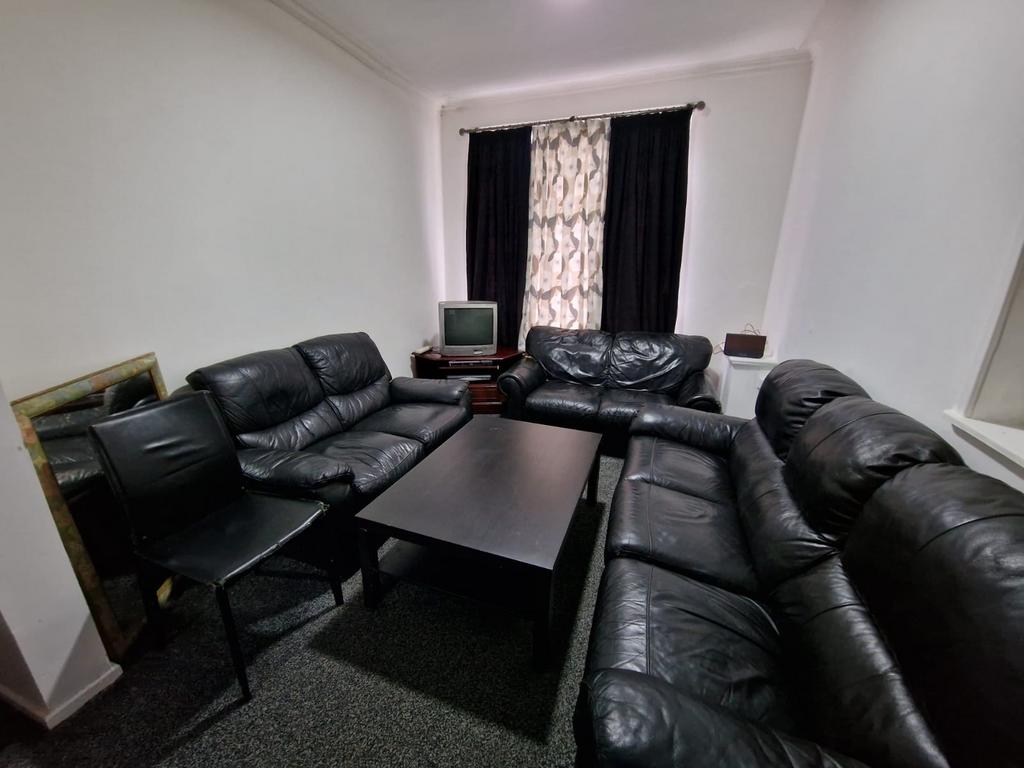 Audley Road, Manchester M19 3EG 3 bed terraced house to rent £1,400