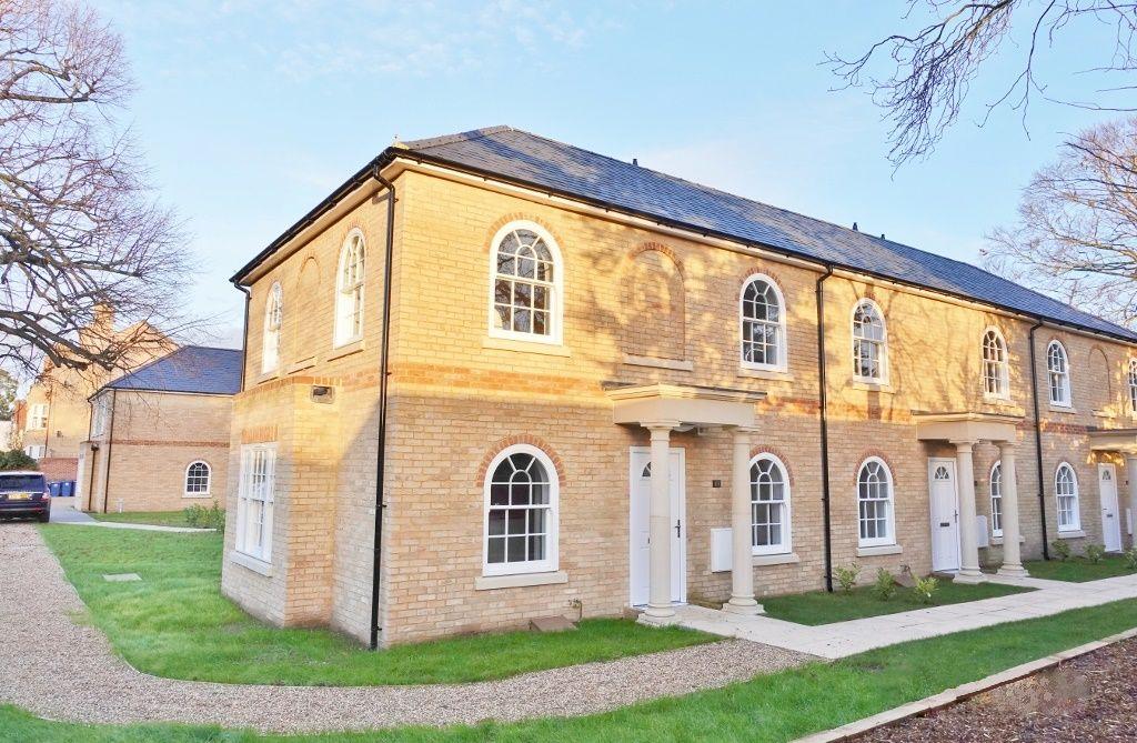 Oakfields, Vicarage Road, Newmarket 2 bed semidetached house to rent