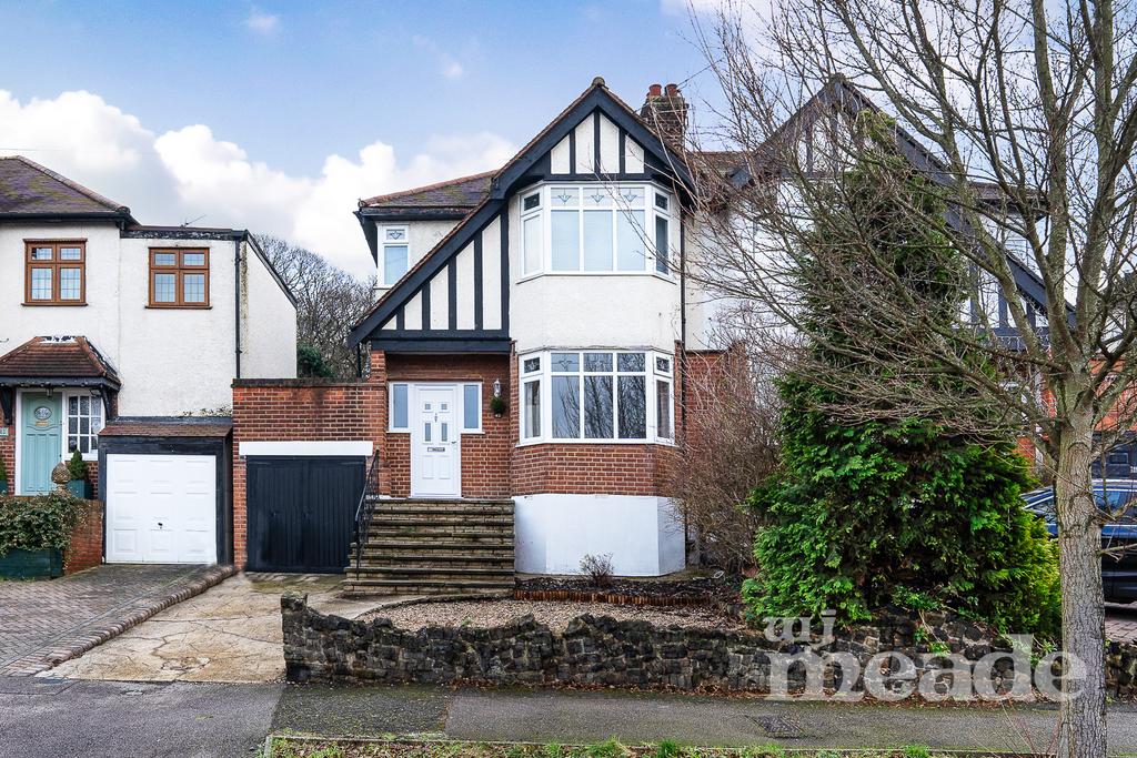 Underwood Road, Chingford, E4 3 bed semidetached house £700,000